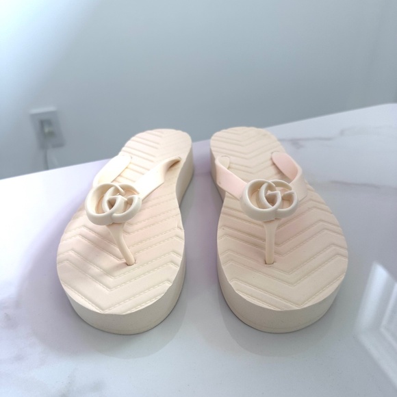 Chevron Logo Thong Flip Flop Sandals 7 - Picture 2 of 5